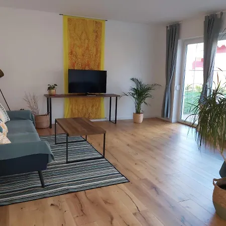 Mit Terrasse Am Rosengarten Apartment Alzenau in Unterfranken